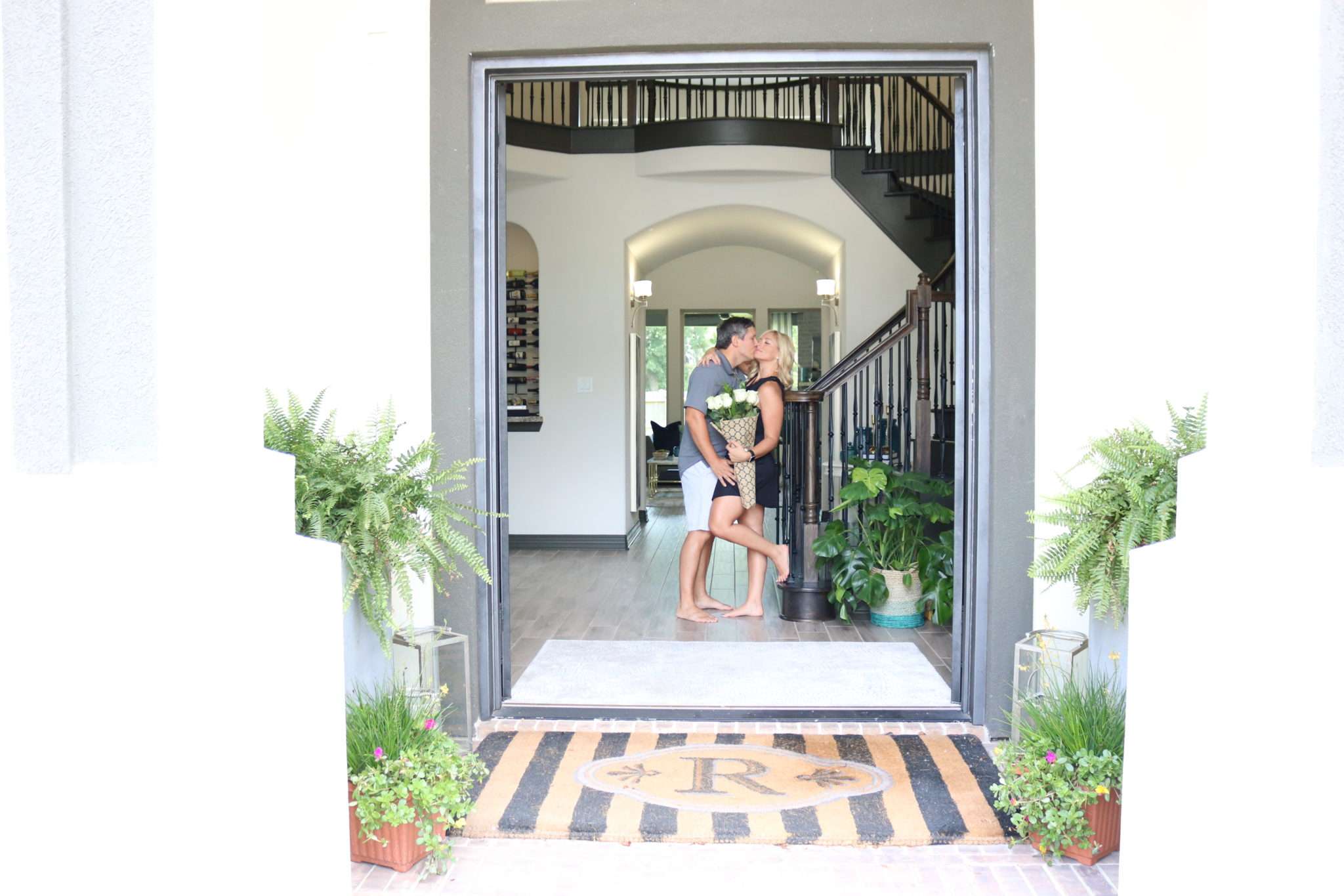 human trafficking, power of the flower, global purpose. flower bouquet bag, gift it, fresh flowers, entry way, luxury home, husband and wife pictures, lifestyle pictures, roses, romantic pictures. fight against human trafficking, flower power, purposeful giving,