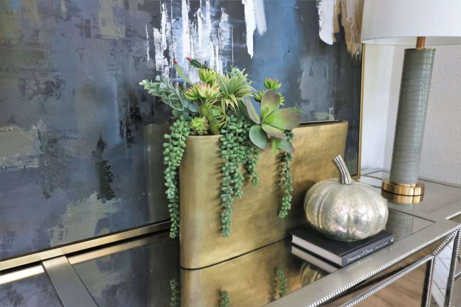 fall pumpkins, pumpins, show stopping pieces to add to your fall decor, navy fall decor, fall living room decor, fall table setting