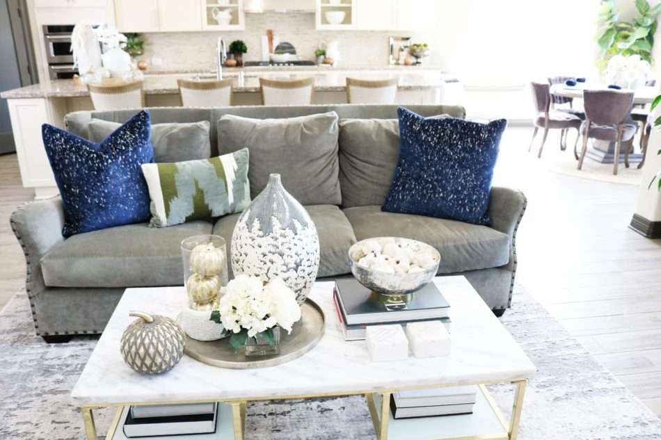 fall pumpkins, pumpins, show stopping pieces to add to your fall decor, navy fall decor, fall living room decor, fall table setting