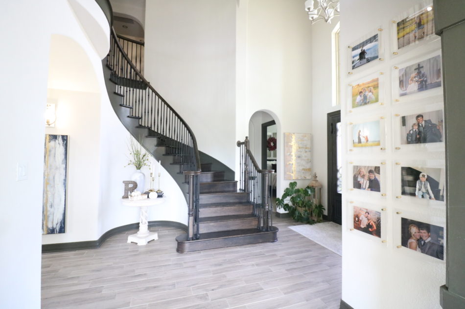 fall pumpkins, pumpkins, show stopping pieces to add to your fall decor, navy fall decor, fall living room decor, fall table setting