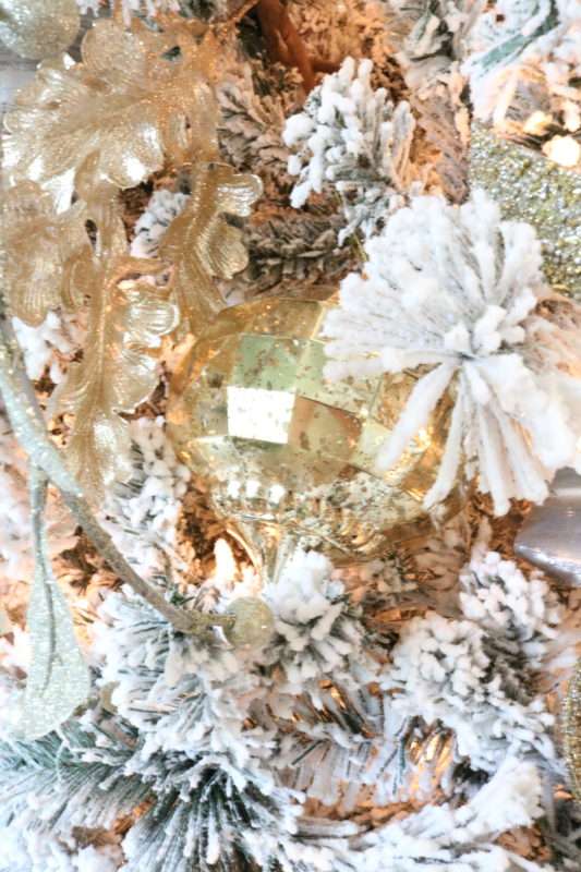 how to decorate your Christmas tree like a pro