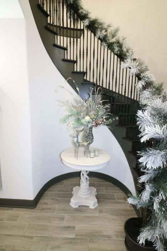 How to Decorate Your Christmas Garland