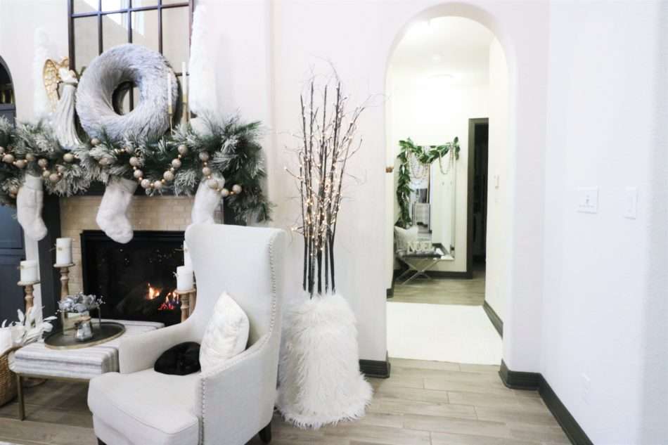 How to Decorate Your Christmas Garland