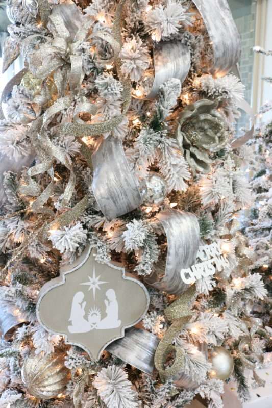 Gina's Christmas tree and her top Christmas tree styling tips