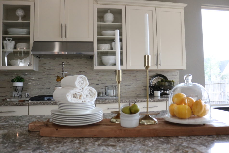 patio decor, spring patio decor, spring patio 2019, patio decor, spring patio, spring decor, spring home decor, how to decorate for spring, steps to staging for spring, spring decoration, decorating for spring, spring style, spring home tour, spring home decor, spring home, black and white pillows, black and white living room, chic living room, spring 2019 home decor