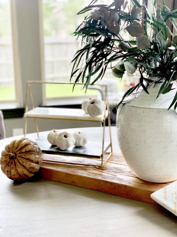 minimalist fall decor, modern fall decor, fall decor, black and white fall decor, budget friendly fall decor, autumnal fall decor, modern decor, modern fall decor, contemporary fall decor, modern minimalist fall decor, modern fall decor ideas, modern fall decorating ideas, modern fall decor living room, melissa Roberts interiors, MRI, Houston interior designer, Houston interior design, fall design ideas, black and white fall, fall decor that transitions to winter , decorating with pumpkins, decorating for fall