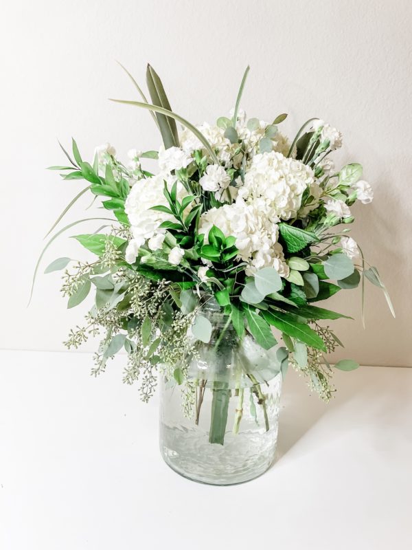FRESH FLOWERS, 5 MINUTE FLOWER ARRANGEMENT, FLOWER ARRANGEMENT, HOW TO ARRANGE FLOWERS, FLOWER DIY, DIY FLOWER ARRANGEMENT, STEP BY STEP FLOWER ARRANGEMENT, FLOWER ARRANGING GUIDE