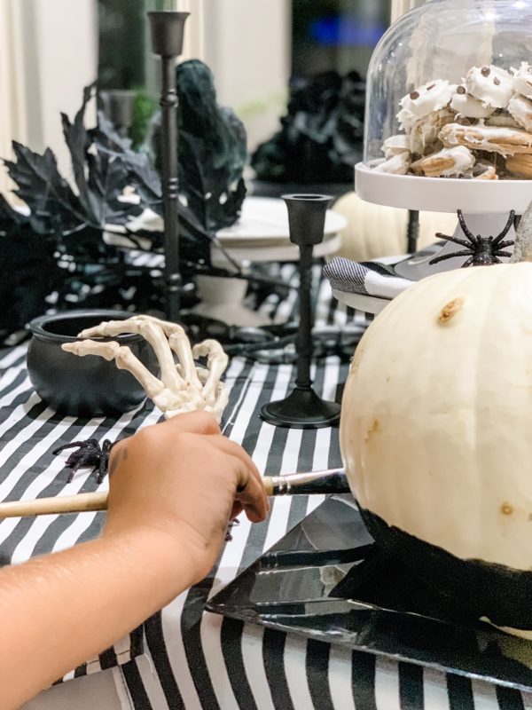 MRI, Melissa Roberts Interiors, Houston Interior Designer, Houston Interior Designer, Laundry Room, Laundry Room Makeover, Laundry Room Storage, Modern Laundry Room, Built-In in Laundry Room, Modern Laundry Room, Storage in Laundry Room, Samsung, Samsung Appliances, Samsung Top Load, Samsung Dryer, Halloween Décor, Halloween Decorations, Modern Halloween Décor, Modern Halloween Decorations, Halloween 2019, Laundry Room Décor 