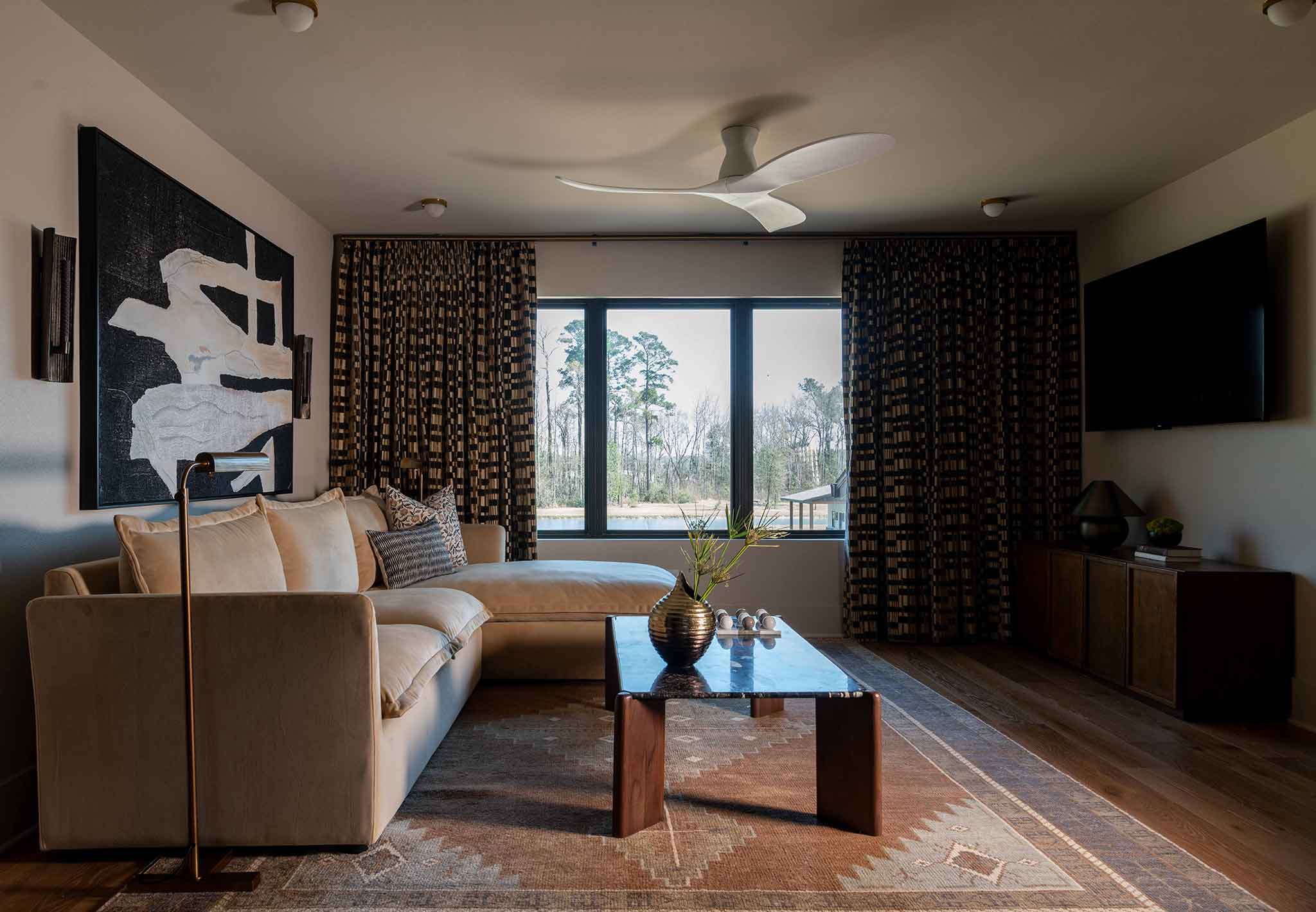 FM 408 Family Room with a View